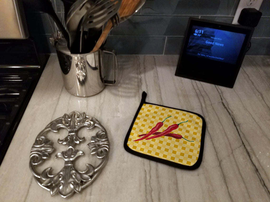 Chili Peppers on Basketweave Pot Holders - Set of 2 - Heat-Resistant Kitchen Essentials BB7195PTHD